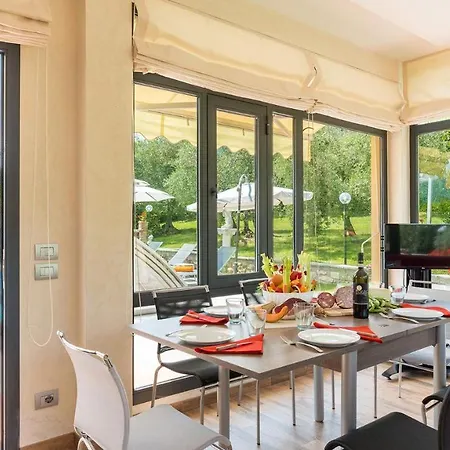 Al Solatio In Collina Con Piscina Pontassieve